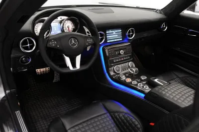 Mercedes-Benz - SLS
